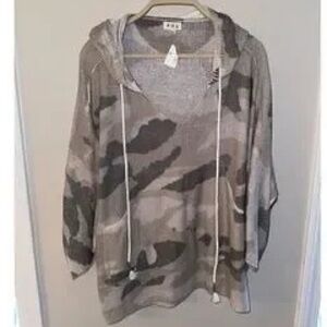 Cozy Off-the-Shoulder Camo Sweater Hoodie - Gray